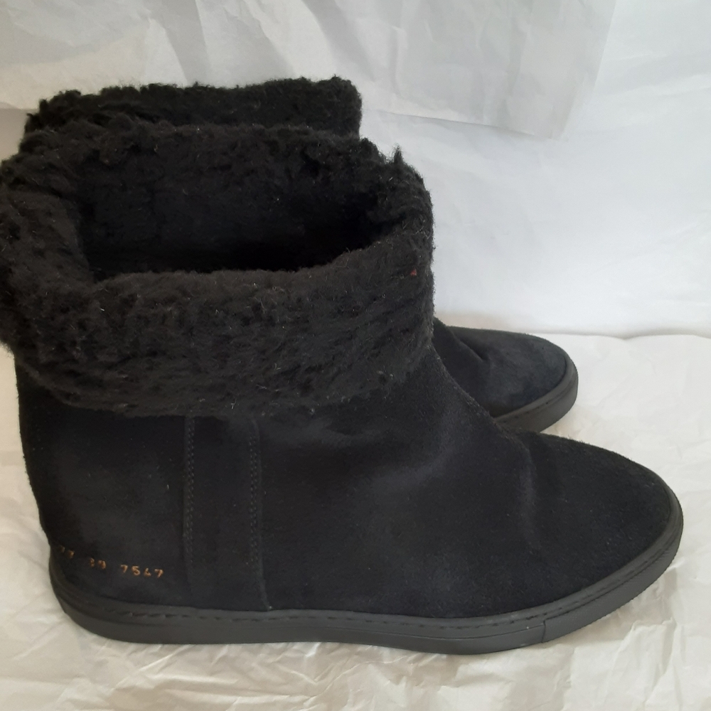 Common projects woman shearling boots sz 39